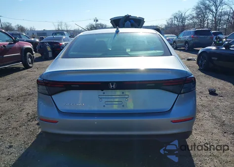 2024 Honda Accord Ex z USA, uszkodzony, nr VIN 1HGCY1F38RA020809